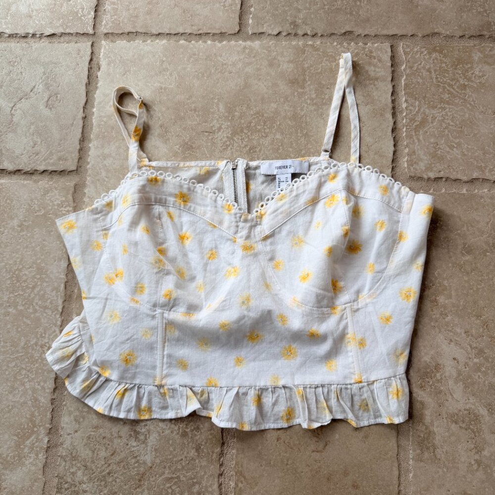 Forever 21 feminine sleeveless cropped halter top zippered back coquette fairy